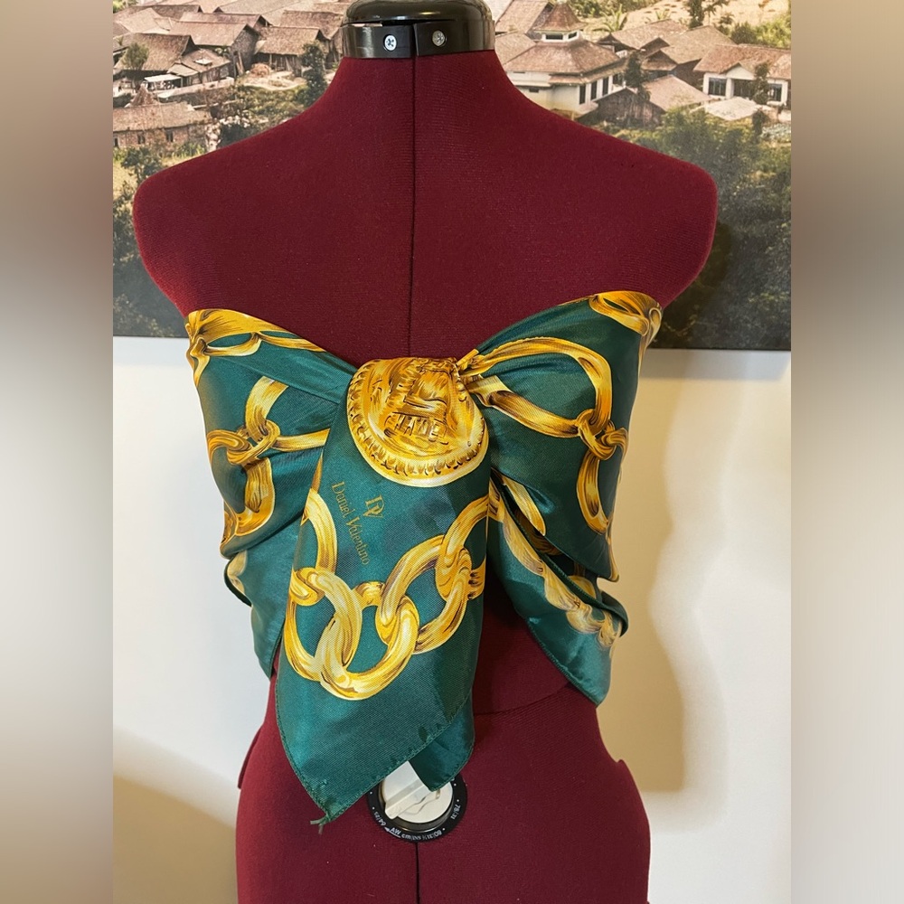 Green and Gold Chain Print Scarf Top - Picture 2 of 4